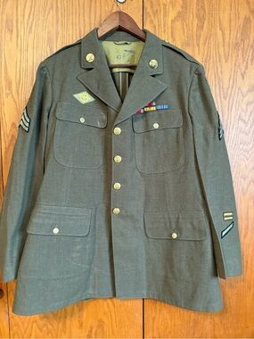 WWII US Army Original Enlisted Dress Uniform Jacket w/ Ribbons Patches